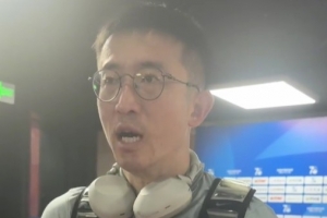 姜至鹏:阿代米受伤后教练把我顶到前卫位置 我很好地完成了任务