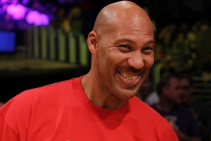 球爹:在NBA打球不叫压力 有人要杀你父母让你二选一这才叫压力