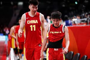 媒体人:沙特阵容完整 中国男篮残阵能咬下来挺进4强 很不错了