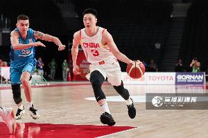 胡明轩担任旗手!上一位担任亚运开幕式旗手的男篮球员是02年李楠
