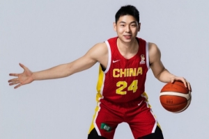 外线没开!中国男篮上半场三分8投仅2中 命中率只有25%
