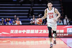 能攻能守!崔永熙半场5投3中&三分3中2 贡献8分5篮板1助攻