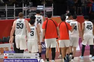 末节冲一把啊!三节结束 中国男篮52-83落后日本男篮31分!
