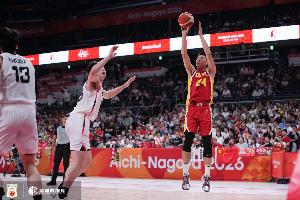 数据高效!崔永熙亚运场均10分6.3篮板 三项命中率46.8/43.5/100%