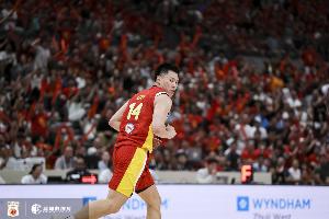 李弘权:对这帮兄弟感到骄傲的是我们一直没有放弃 都是互相鼓励
