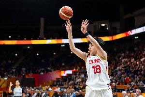 全场最佳!陈明伶13中10砍下20分5板4助2断2帽 正负值+15