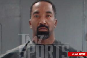 TMZ:前NBA球员JR·史密斯因家暴被捕