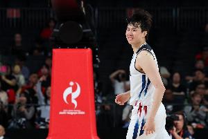 美媒:李贤重已与开拓者签下Ex-10合同 将于周三参加训练营活动