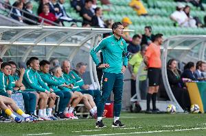 回顾邵佳一首期集训:2-0库拉索 0-2喀麦隆 出场九人正在踢亚运会