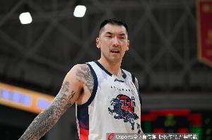 火力不足!山东首节17投仅4中拿13分 命中率只有23.5%