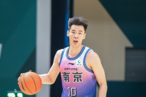 正负值-30最低!郭昊文13中5拿18分4助 罚球7中7