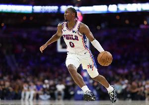 詹姆斯盛赞马克西:他体能让我印象深刻 可能是NBA速度最快的球员